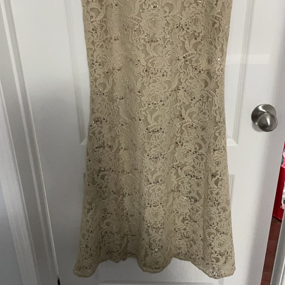 Beautiful beige dress - Picture 3 of 5